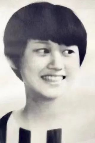 DƬ